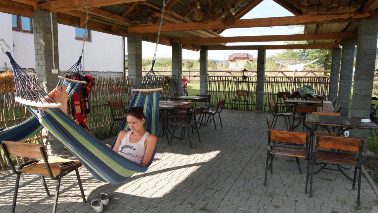 Hotel U Dvori à Podgorodtsy Extérieur photo
