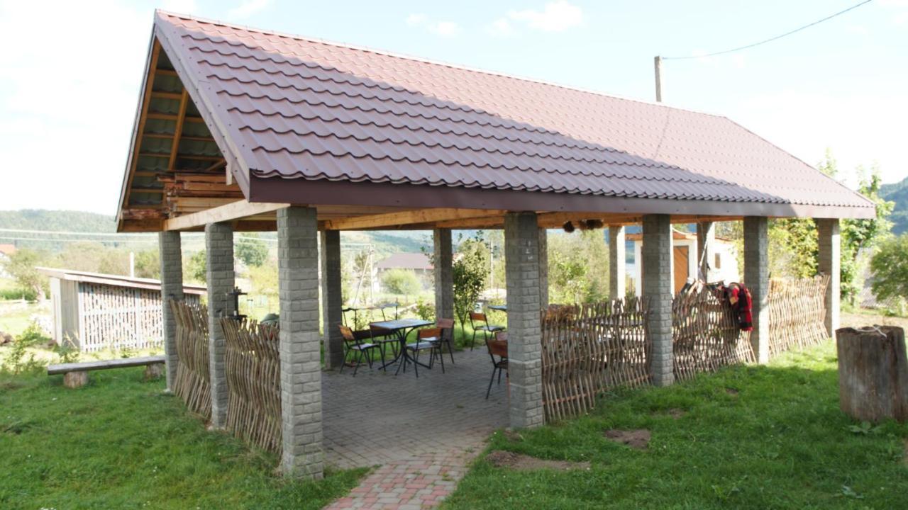 Hotel U Dvori à Podgorodtsy Extérieur photo