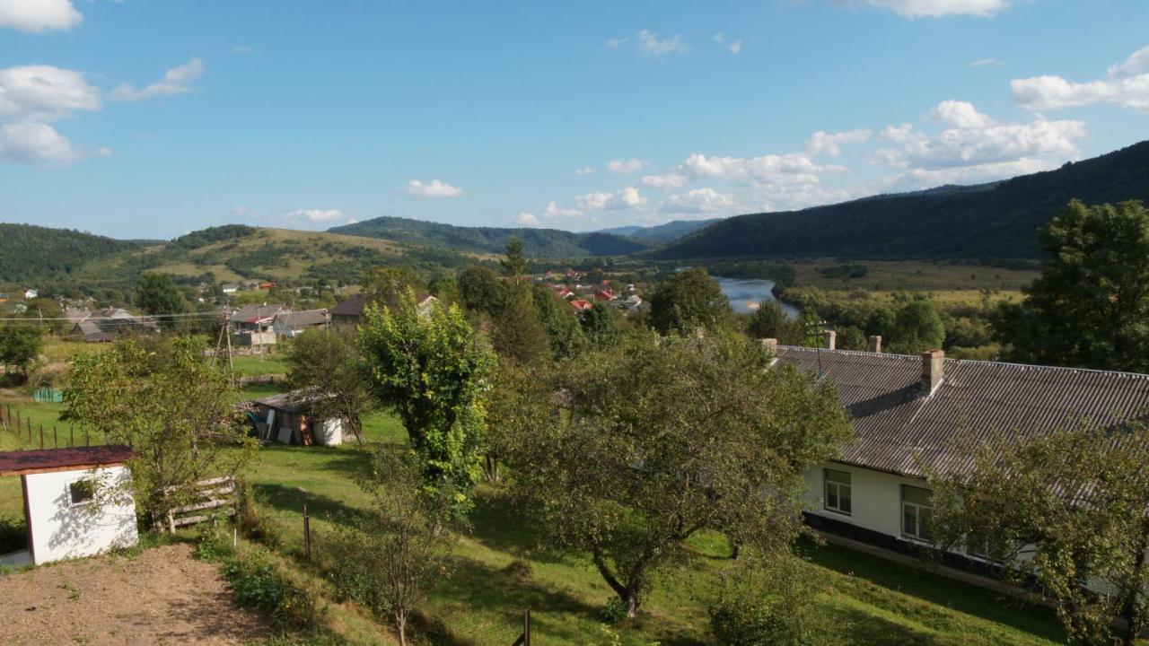 Hotel U Dvori à Podgorodtsy Extérieur photo